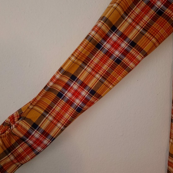 NWT Women's Button-Front Shirt - Picture 3 of 3